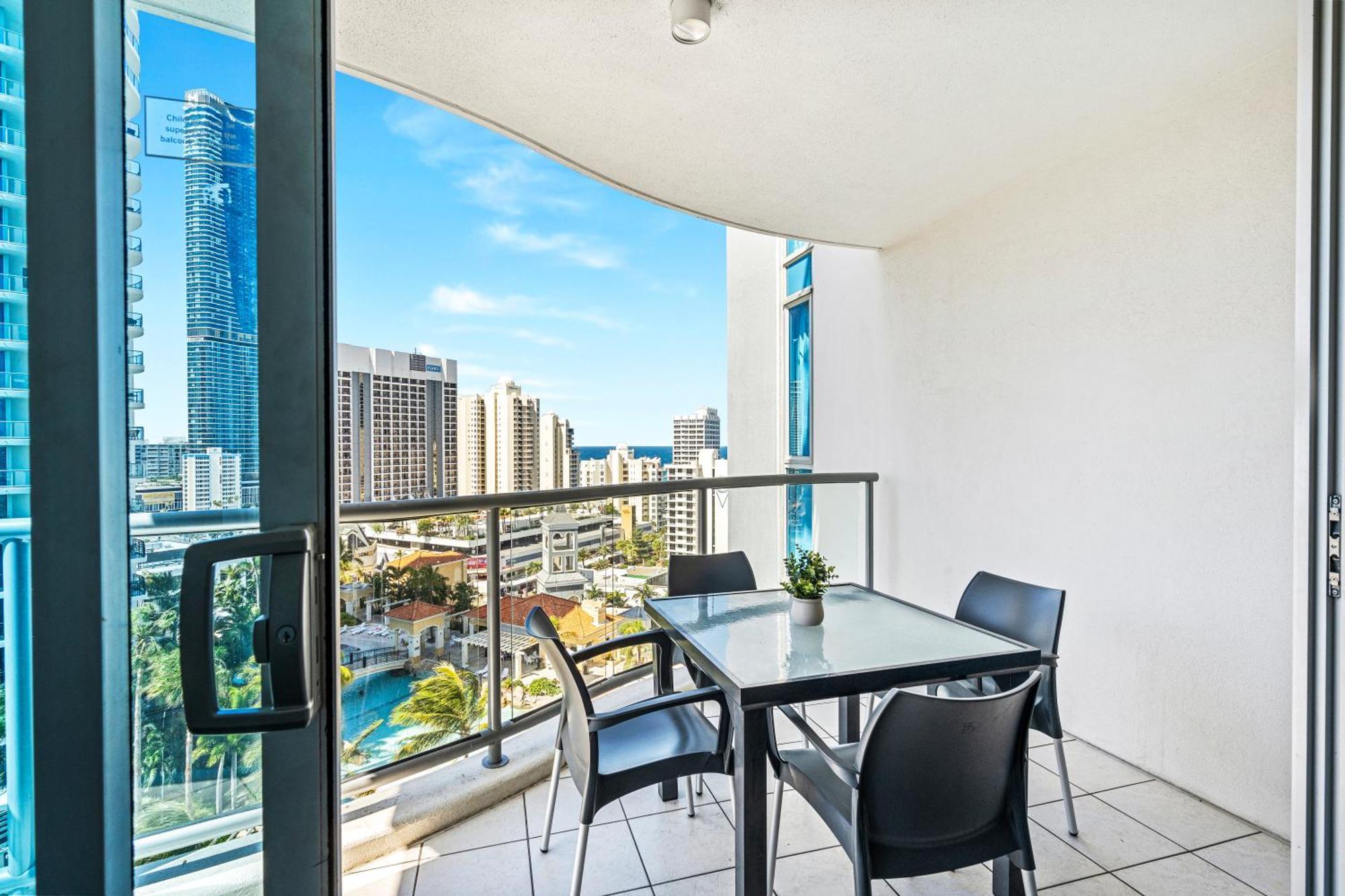 Chevron Renaissance Surfers Paradise Mid Week Madness Deal - Q Stay Χρυσή Ακτή Εξωτερικό φωτογραφία